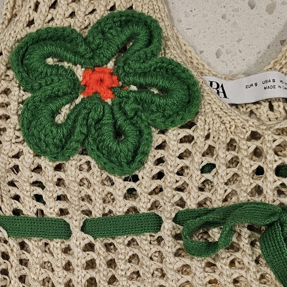 ZARA V-Kneck Knit Flowered Sweater Tank sz small - Picture 4 of 8
